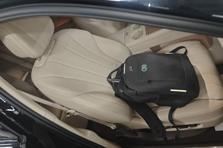 Used Hima AITO M7 2026 Model Range-Extending Ultra All-Wheel Drive 6-Seater Version Right Front Seat