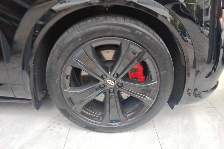 Used Hima AITO M7 2026 Model Range-Extending Ultra All-Wheel Drive 5-Seater Version Right Front Wheel Hub