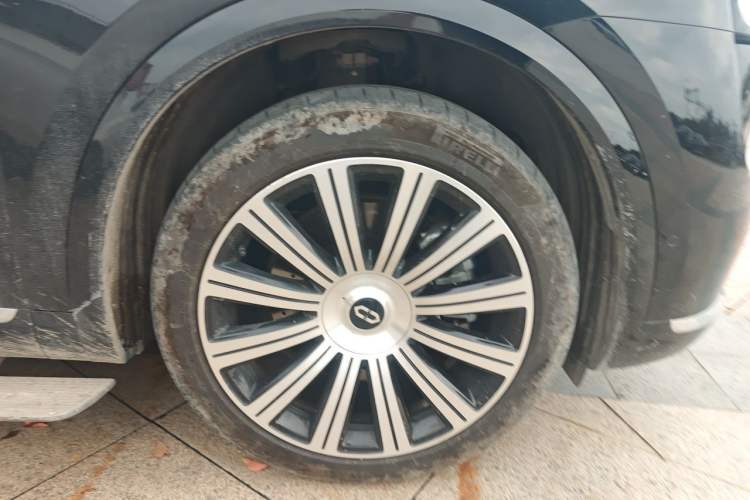 Used Hima AITO M7 2026 Model Range-Extending Ultra All-Wheel Drive 5-Seater Version Right Front Wheel Hub