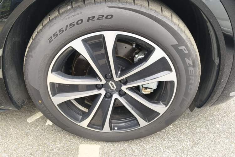 Used Hima AITO M7 2026 Model Range-Extending Ultra All-Wheel Drive 6-Seater Version Right Front Wheel Hub
