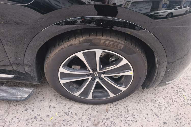 Used Hima AITO M7 2026 Model, Range-Extended Max Long-Range Version, 6 Seats Right Front Wheel Hub