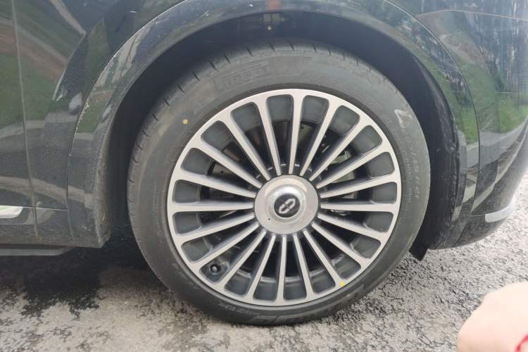 Used Hima AITO M7 2026 Model Range-Extending Ultra All-Wheel Drive 5-Seater Version Right Front Wheel Hub