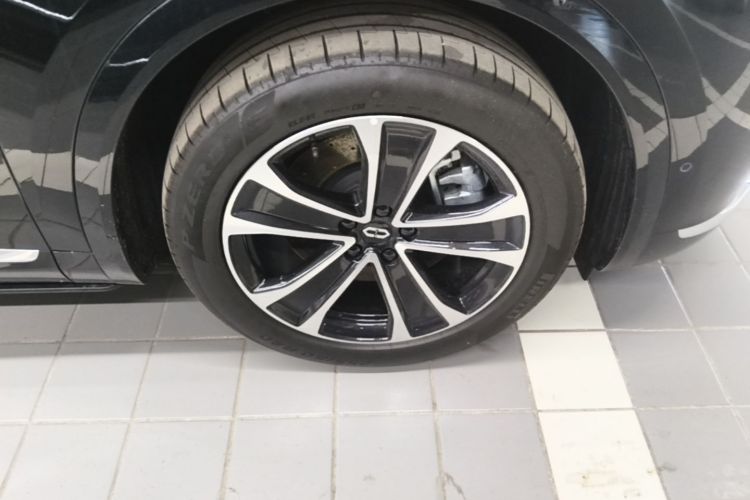 Used Hima AITO M7 2026 Model Range-Extending Ultra All-Wheel Drive 5-Seater Version Right Front Wheel Hub