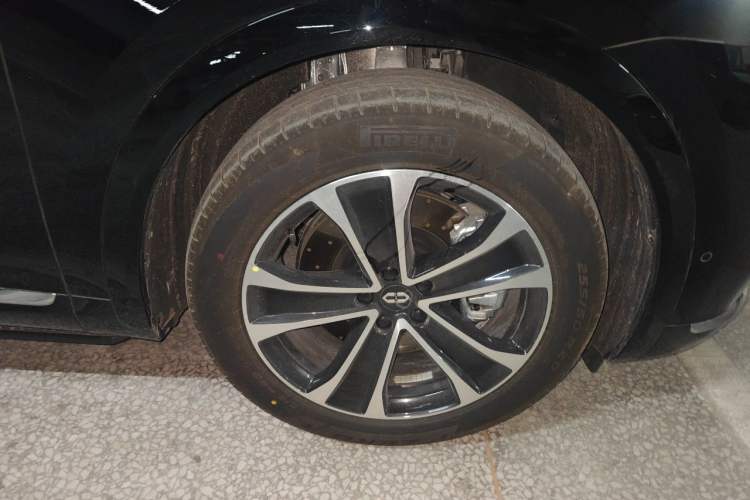 Used Hima AITO M7 2026 Model Range-Extending Max All-Wheel Drive 5-Seater Version Right Front Wheel Hub