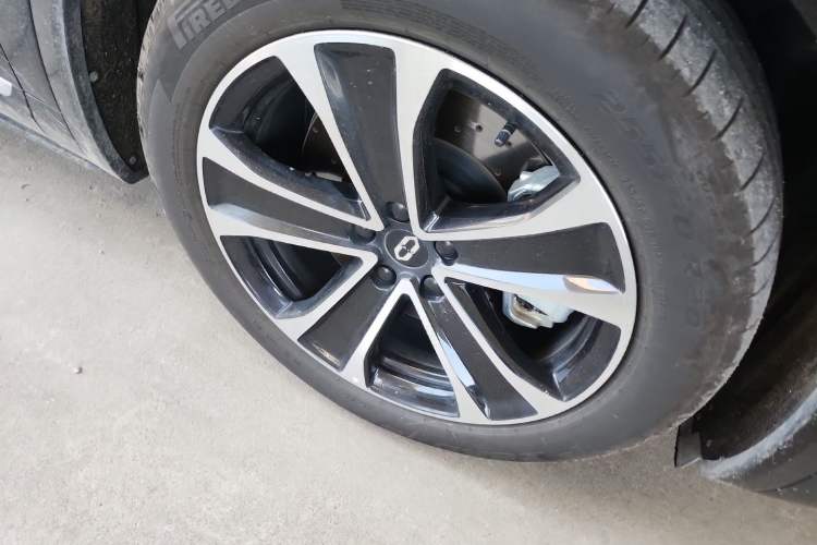 Used Hima AITO M7 2026 Model Range-Extending Ultra All-Wheel Drive 6-Seater Version Right Front Wheel Hub