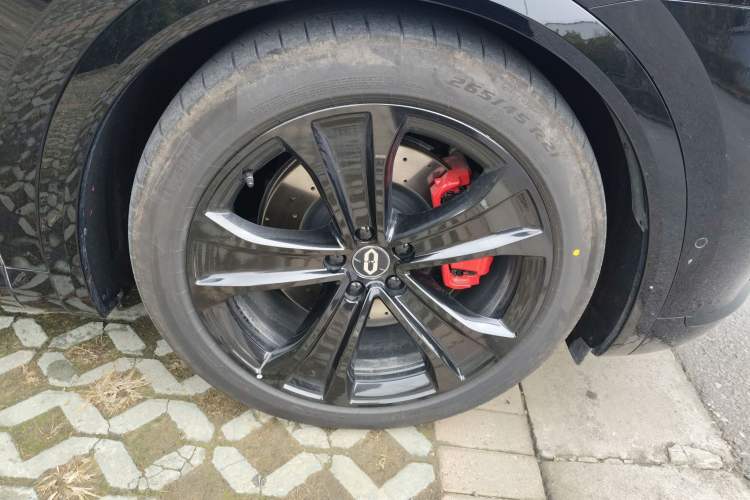 Used Hima AITO M7 2026 Model Range-Extending Ultra All-Wheel Drive 6-Seater Version Right Front Wheel Hub