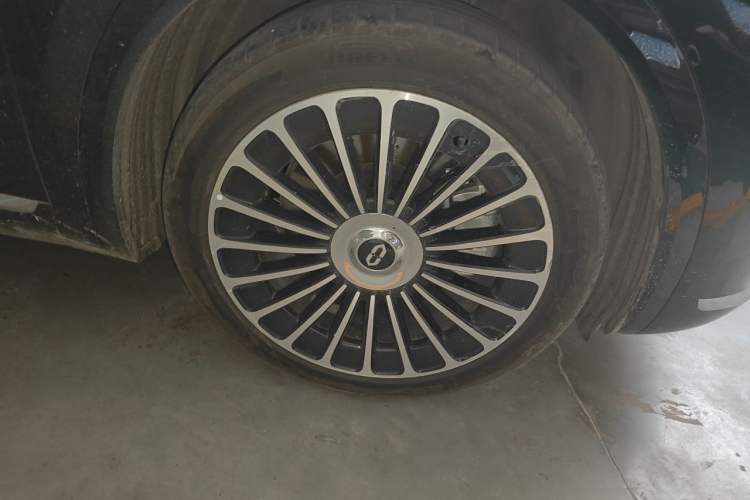 Used Hima AITO M7 2026 Model Range-Extending Max All-Wheel Drive 5-Seater Version Right Front Wheel Hub