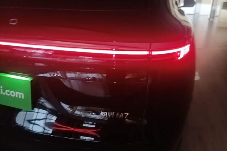 Used Hima AITO M7 2026 Model Range-Extending Max All-Wheel Drive 5-Seater Version Right Rear Taillight