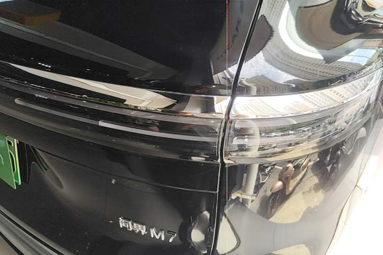 Used Hima AITO M7 2026 Model Range-Extending Ultra All-Wheel Drive 5-Seater Version Right Rear Taillight
