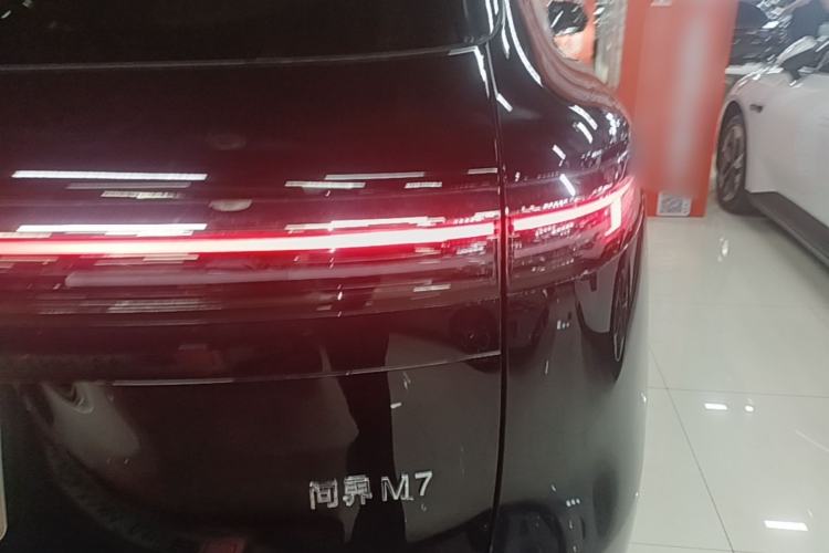 Used Hima AITO M7 2026 Model Range-Extending Max All-Wheel Drive 6-Seater Version Right Rear Taillight