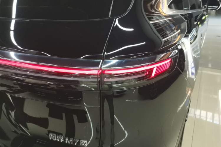 Used Hima AITO M7 2026 Model Pure Electric Max Long Range 6-Seater Version Right Rear Taillight