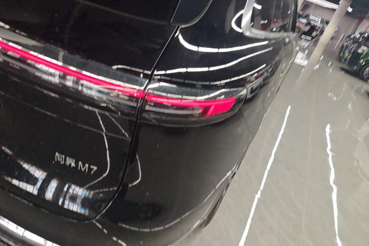 Used Hima AITO M7 2026 Model Range-Extending Ultra All-Wheel Drive 6-Seater Version Right Rear Taillight