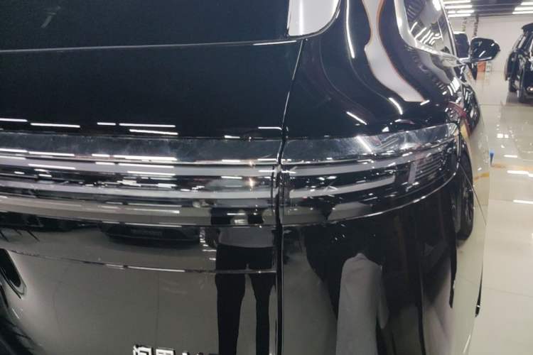 Used Hima AITO M7 2026 Model Range-Extending Max All-Wheel Drive 5-Seater Version Right Rear Taillight