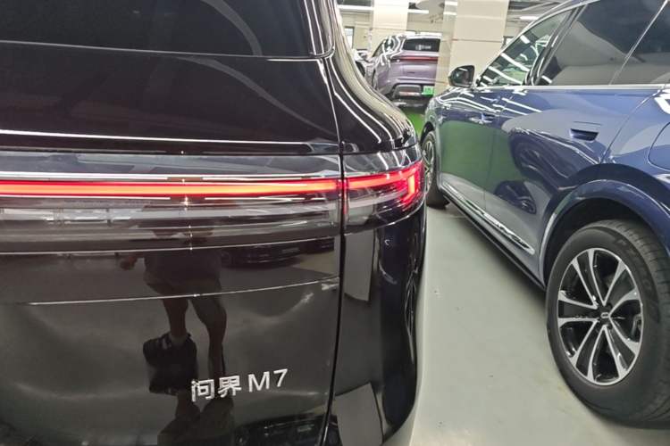 Used Hima AITO M7 2026 Model Range-Extending Max All-Wheel Drive 5-Seater Version Right Rear Taillight
