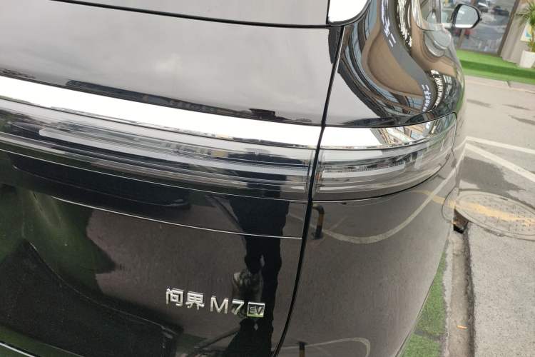 Used Hima AITO M7 2026 Model Pure Electric Max Long Range 5-Seater Version Right Rear Taillight