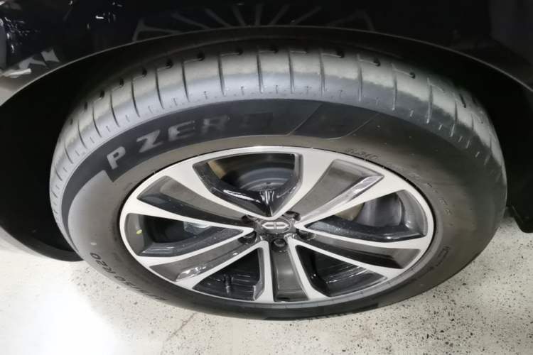 Used Hima AITO M7 2026 Model Range-Extending Max All-Wheel Drive 5-Seater Version Right Rear Wheel Hub