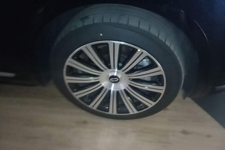Used Hima AITO M7 2026 Model Range-Extending Max All-Wheel Drive 5-Seater Version Right Rear Wheel Hub