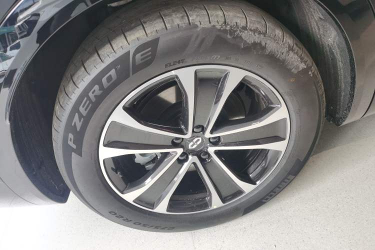 Used Hima AITO M7 2026 Model Range-Extending Max All-Wheel Drive 5-Seater Version Right Rear Wheel Hub