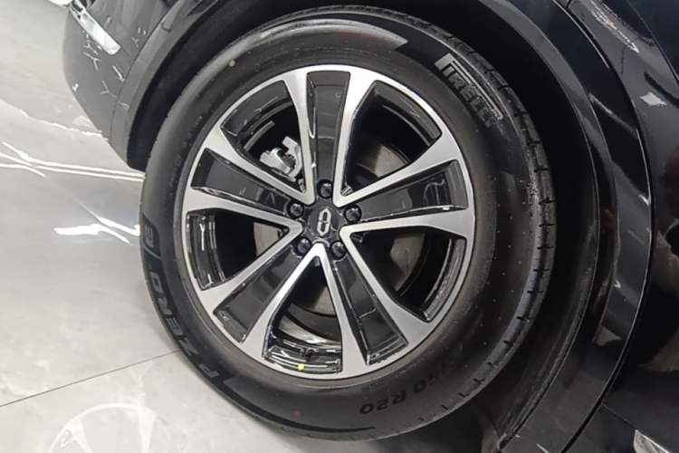 Used Hima AITO M7 2026 Model Range-Extending Ultra All-Wheel Drive 5-Seater Version Right Rear Wheel Hub