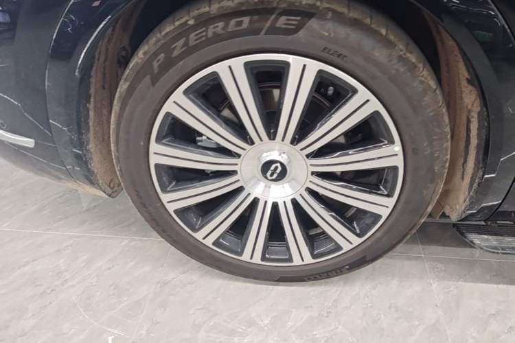 Used Hima AITO M7 2026 Model Range-Extending Ultra All-Wheel Drive 6-Seater Version Right Rear Wheel Hub