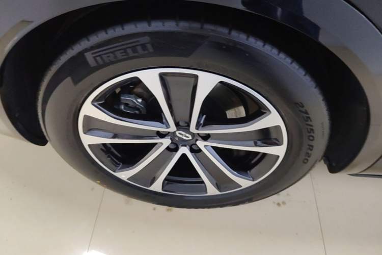 Used Hima AITO M7 2026 Model Range-Extending Ultra All-Wheel Drive 5-Seater Version Right Rear Wheel Hub