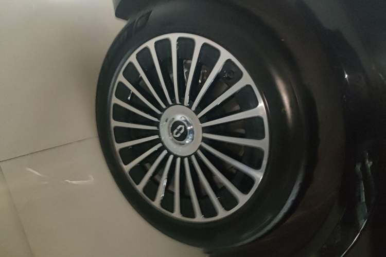 Used Hima AITO M7 2026 Model Range-Extending Max All-Wheel Drive 5-Seater Version Right Rear Wheel Hub