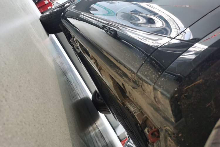 Used Hima AITO M7 2026 Model Range-Extending Max All-Wheel Drive 5-Seater Version Right Side Sill