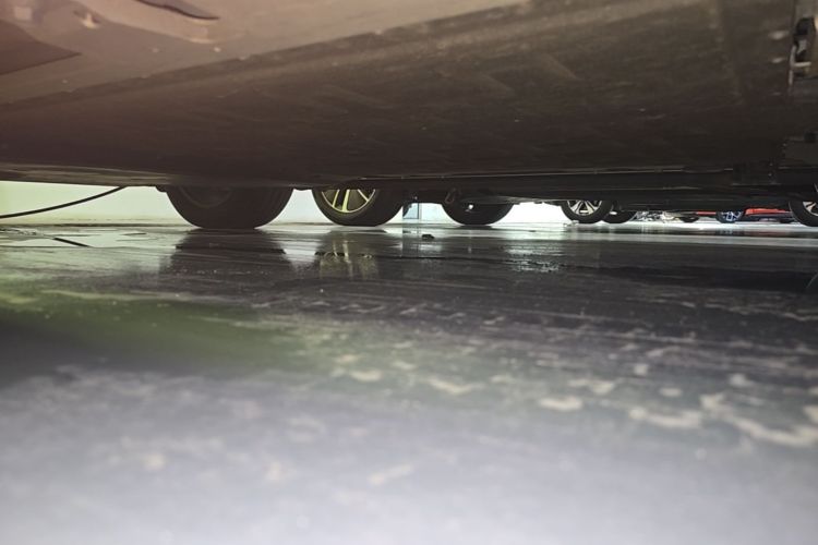 Used Hima AITO M7 2026 Model Range-Extending Pro+ All-Wheel Drive 6-Seater Version Right Side Sill