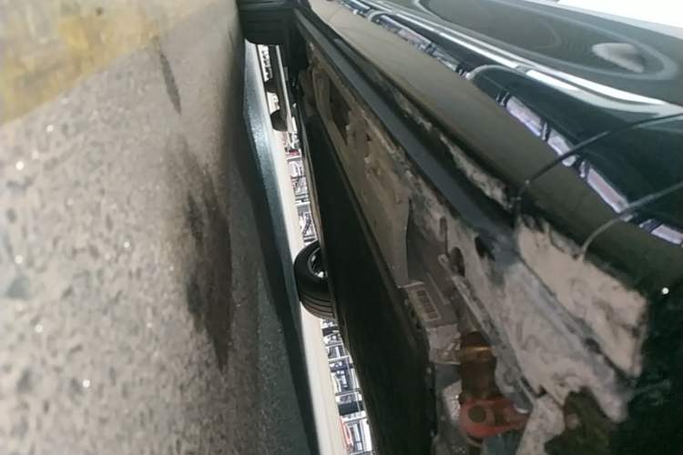 Used Hima AITO M7 2026 Model Range-Extending Pro+ All-Wheel Drive 5-Seater Version Right Side Sill
