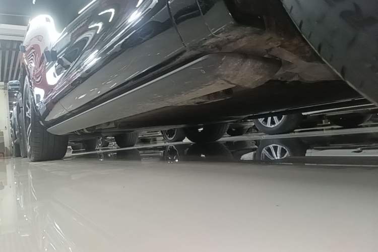 Used Hima AITO M7 2026 Model Range-Extending Max All-Wheel Drive 6-Seater Version Right Side Sill