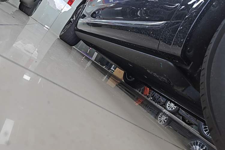 Used Hima AITO M7 2026 Model Pure-Electric Max Long-Range Edition, 6-seater (896-line LiDAR) Right Side Sill