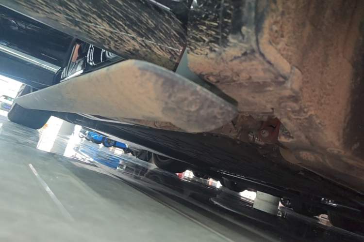 Used Hima AITO M7 2026 Model Range-Extending Ultra All-Wheel Drive 6-Seater Version Right Side Sill