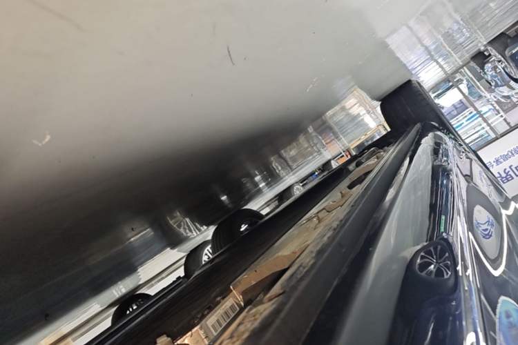 Used Hima AITO M7 2026 Model Range-Extending Max All-Wheel Drive 5-Seater Version Right Side Sill