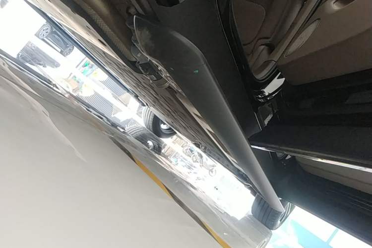Used Hima AITO M7 2026 Model Range-Extending Ultra All-Wheel Drive 5-Seater Version Right Side Sill