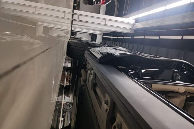Used Hima AITO M7 2026 Model Range-Extending Pro+ All-Wheel Drive 5-Seater Version Right Side Sill