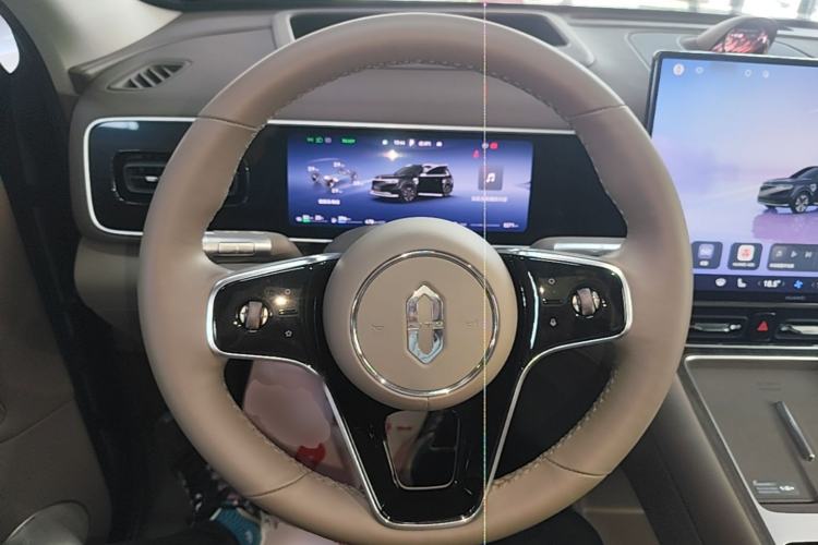 Used Hima AITO M7 2026 Model Range-Extending Ultra All-Wheel Drive 5-Seater Version Steering Wheel