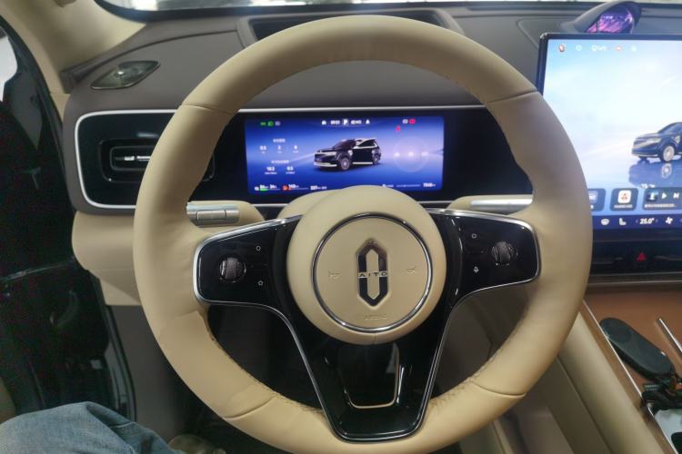 Used Hima AITO M7 2026 Model Range-Extending Max All-Wheel Drive 5-Seater Version Steering Wheel