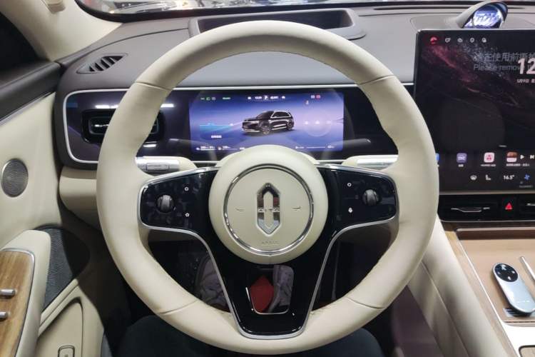 Used Hima AITO M7 2026 Model Range-Extending Max All-Wheel Drive 5-Seater Version Steering Wheel