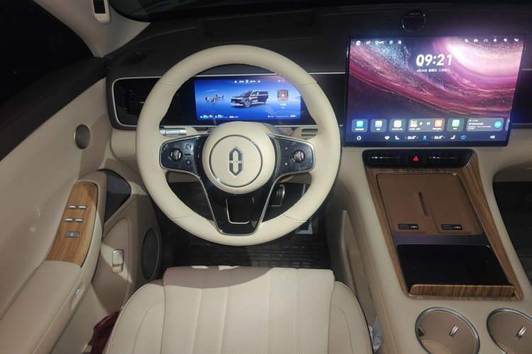Used Hima AITO M7 2026 Model Range-Extending Max All-Wheel Drive 5-Seater Version Steering Wheel