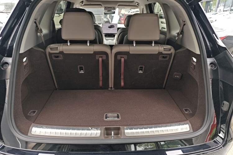 Used Hima AITO M7 2026 Model Range-Extending Ultra All-Wheel Drive 6-Seater Version Trunk