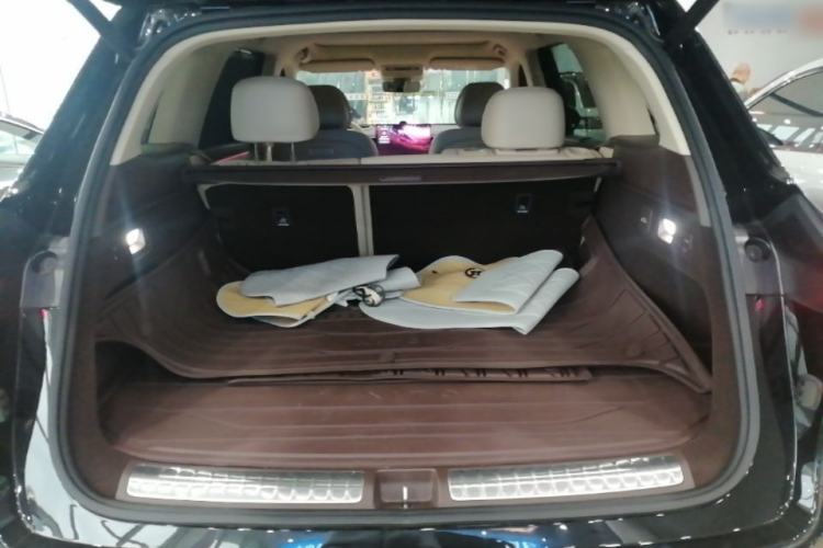 Used Hima AITO M7 2026 Model Range-Extending Max All-Wheel Drive 5-Seater Version Trunk