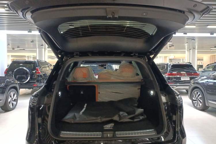 Used Hima AITO M7 2026 Model Range-Extending Pro+ All-Wheel Drive 5-Seater Version Trunk