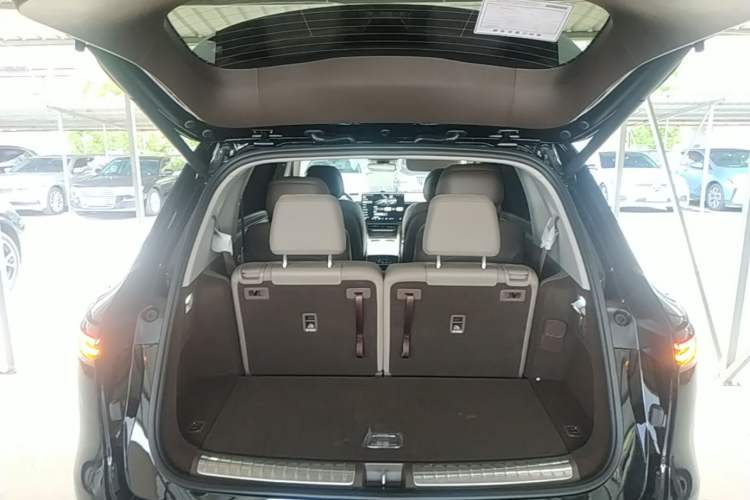Used Hima AITO M7 2026 Model Range-Extending Ultra All-Wheel Drive 6-Seater Version Trunk