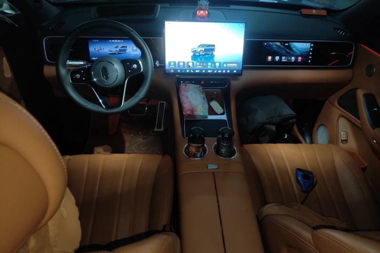 Used Hima AITO M7 2026 Model Range-Extending Max All-Wheel Drive 5-Seater Version Center Console