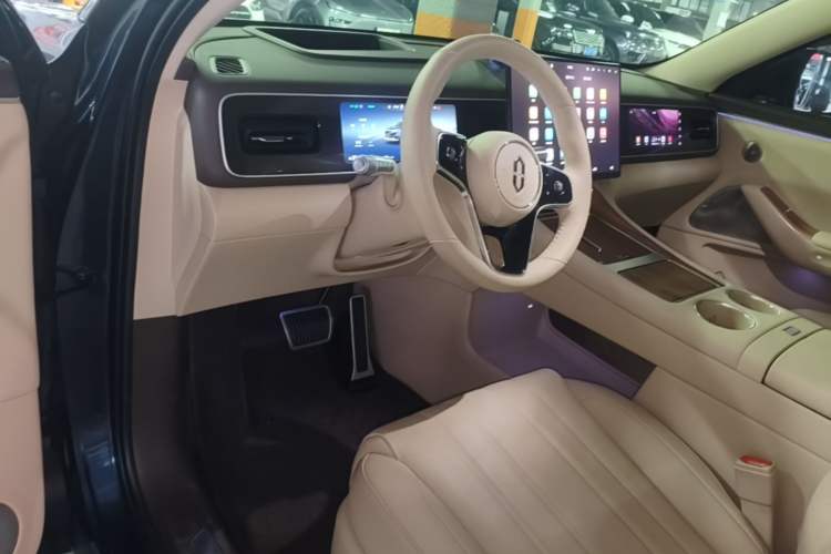 Used Hima AITO M7 2026 Model Range-Extending Max All-Wheel Drive 6-Seater Version Center Console