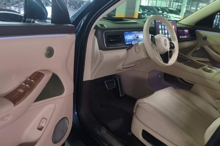 Used Hima AITO M7 2026 Model Range-Extending Max All-Wheel Drive 6-Seater Version Driver Seat