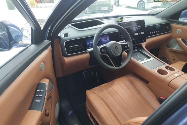 Used Hima AITO M7 2026 Model Range-Extending Ultra All-Wheel Drive 5-Seater Version Driver Seat