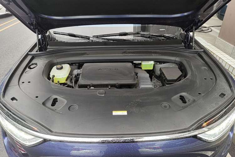 Used Hima AITO M7 2026 Model Range-Extending Ultra All-Wheel Drive 6-Seater Version Engine Bay
