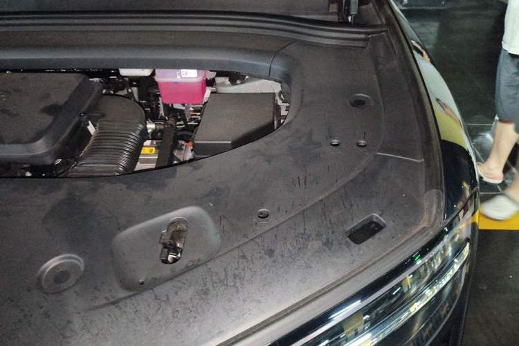 Used Hima AITO M7 2026 Model Range-Extending Max All-Wheel Drive 6-Seater Version Engine Bay Left