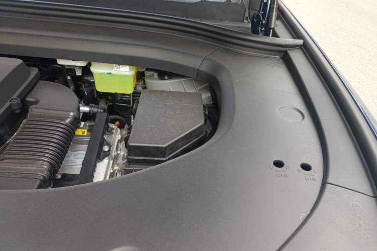 Used Hima AITO M7 2026 Model Range-Extending Max All-Wheel Drive 5-Seater Version Engine Bay Left